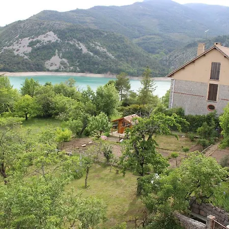 location vacances Saint-Julien-du-Verdon Exterior foto