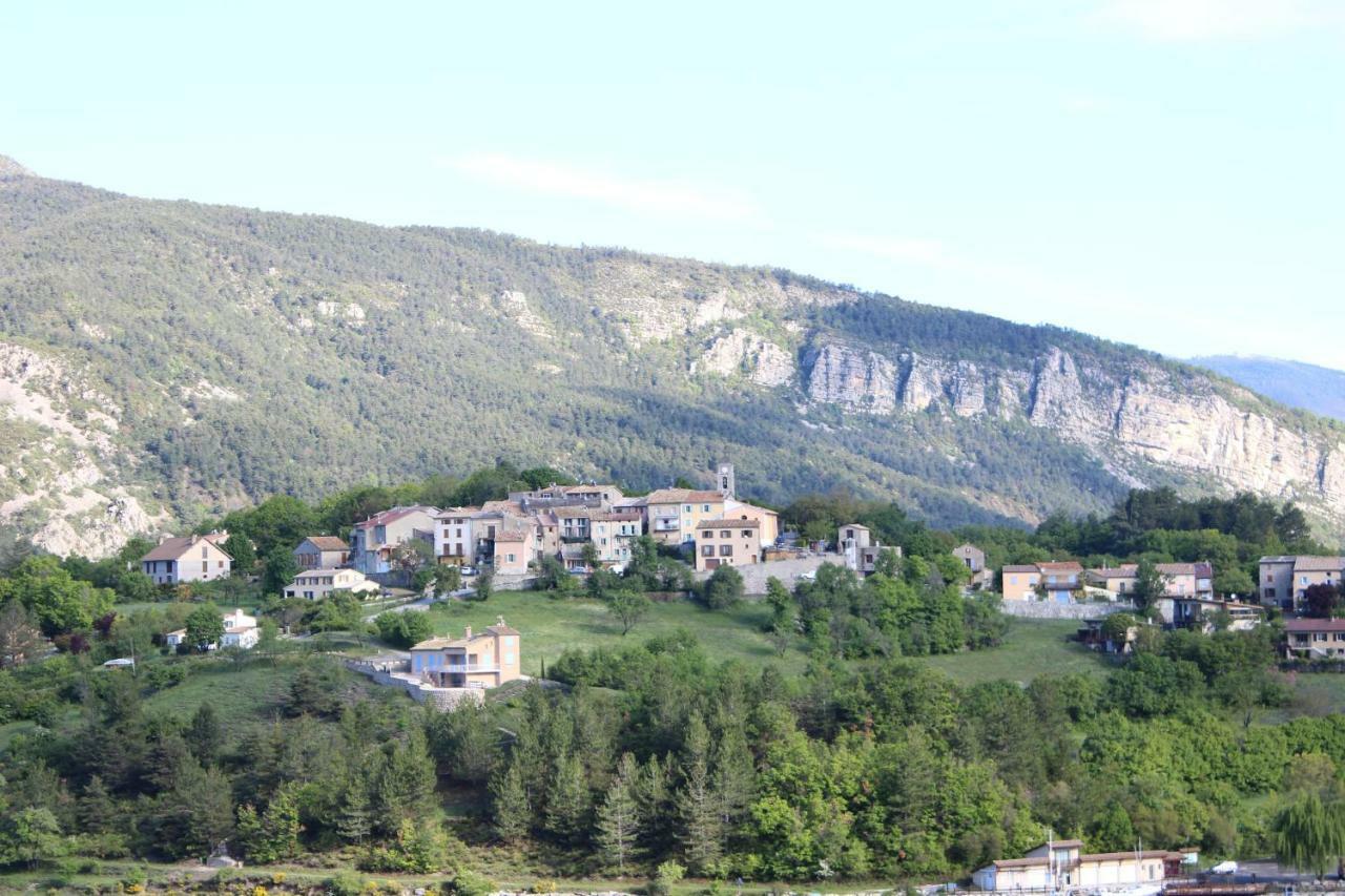 Apartment Location 5 Place Des Moulieres Saint-Julien-du-Verdon